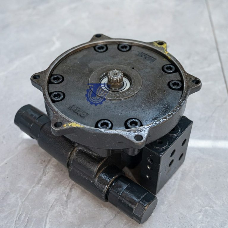 Komatsu 56-7 swing motor 708-7R-00370 22M-26-21002